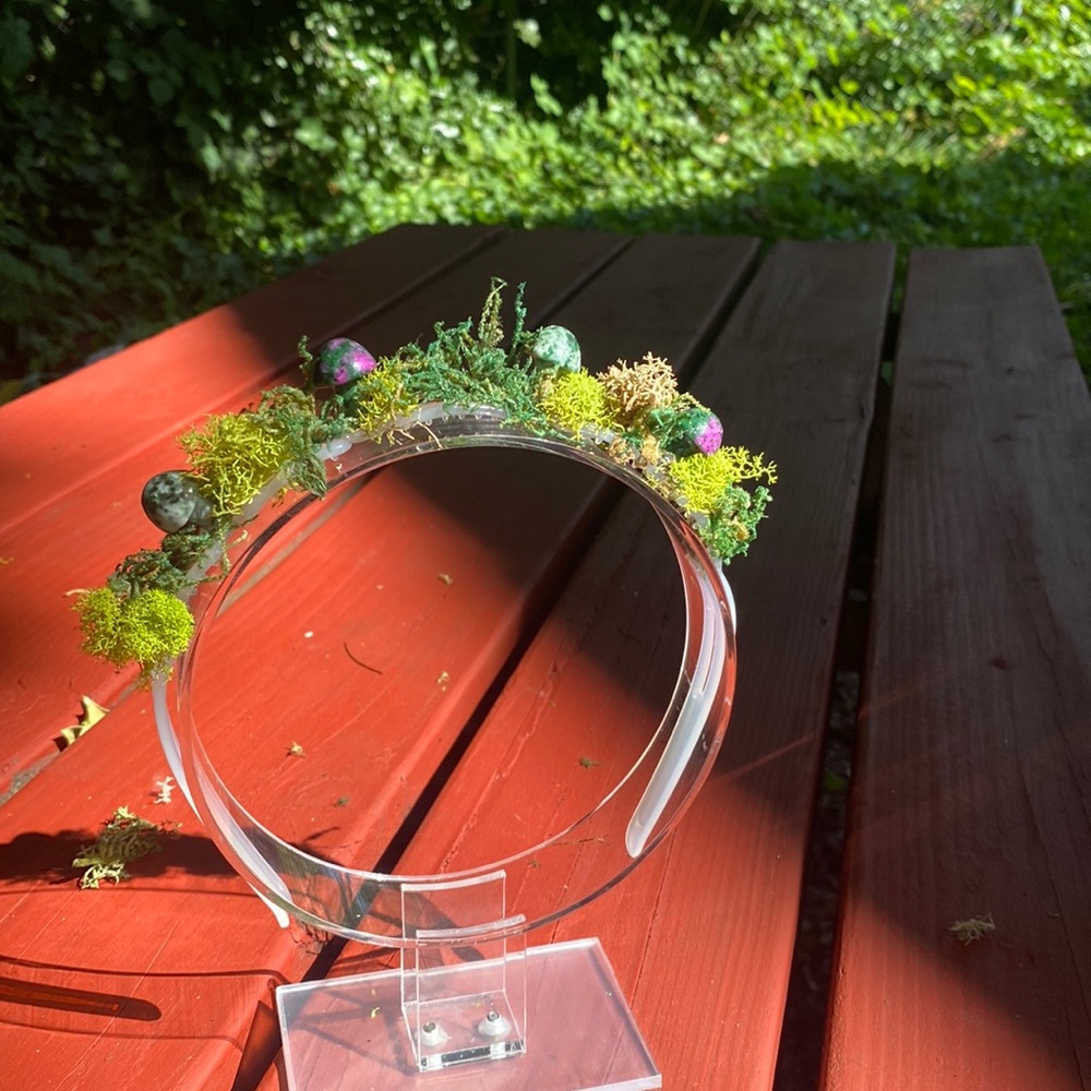 Green Crystal Mushroom toothed Headband with Moss